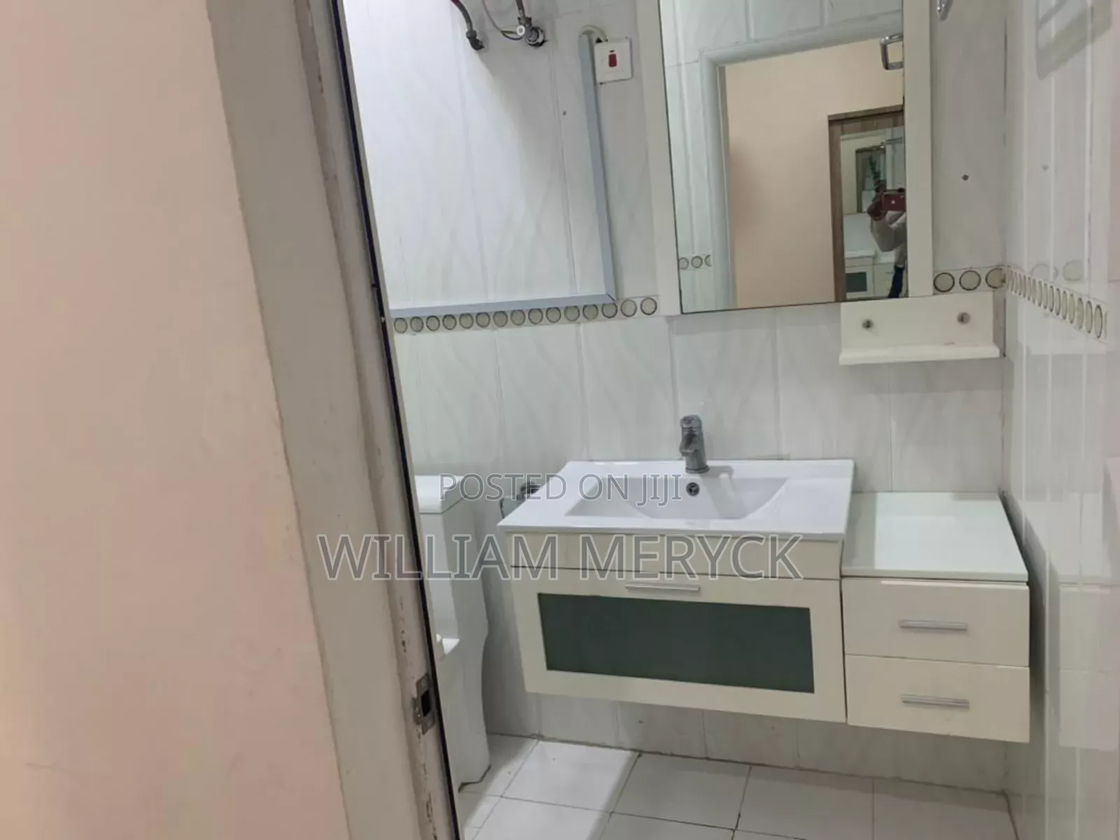 3bdrm Apartment in Dzorwulu for rent