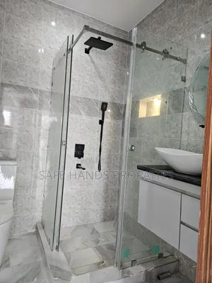 2bdrm House in School Junction, Accra Metropolitan for sale