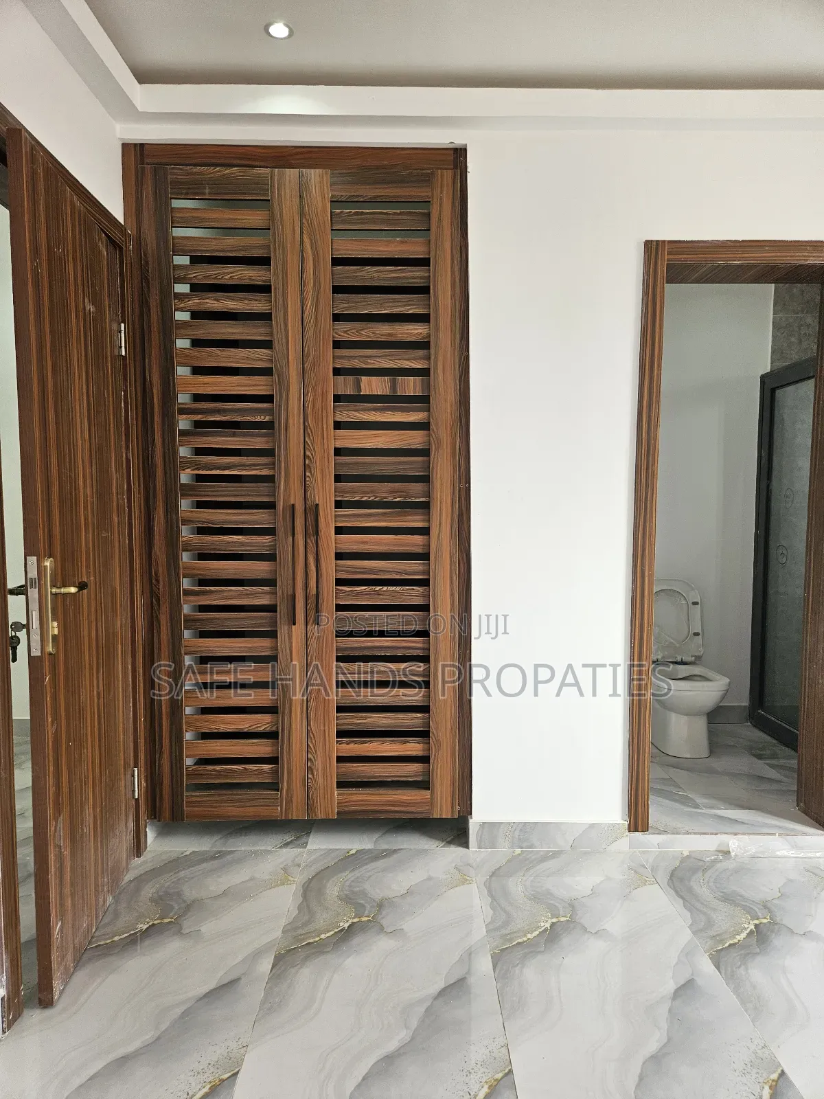 2bdrm House in School Junction, Accra Metropolitan for sale