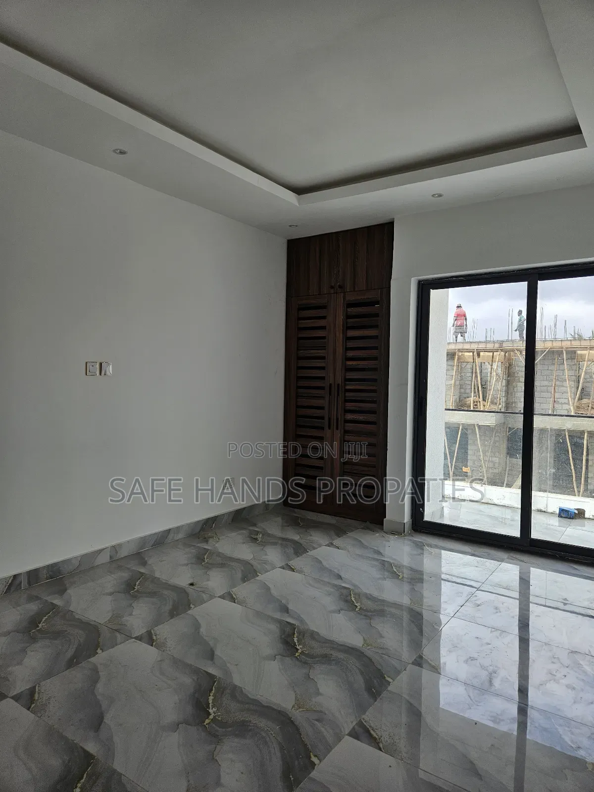 2bdrm House in School Junction, Accra Metropolitan for sale