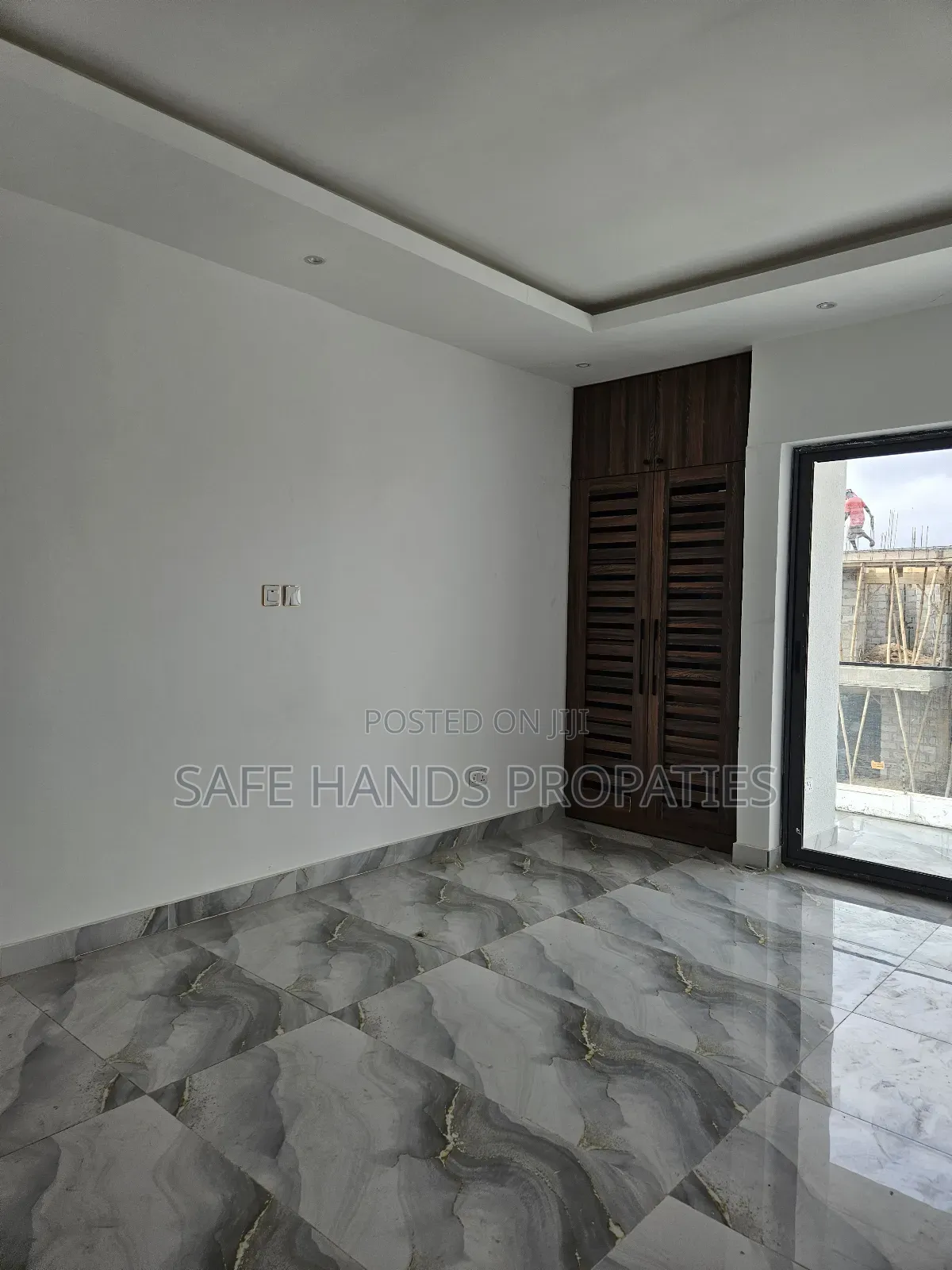 2bdrm House in School Junction, Accra Metropolitan for sale