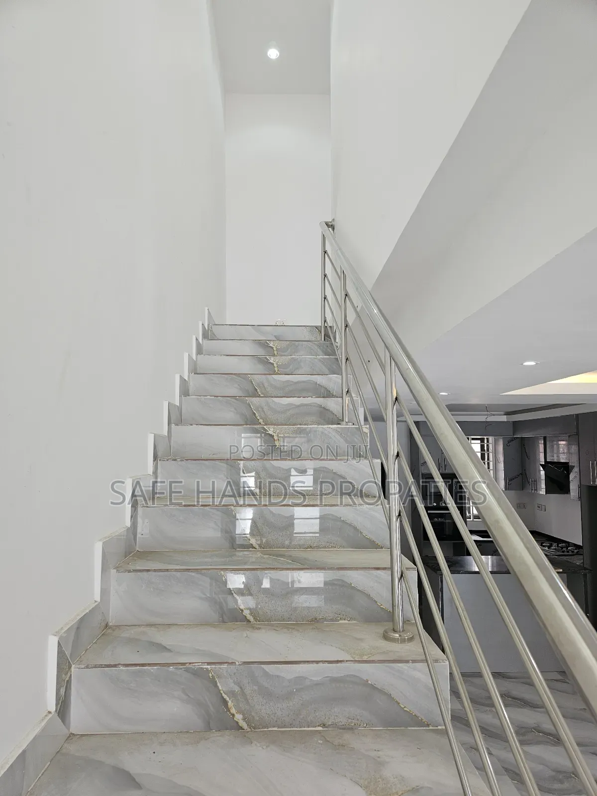 2bdrm House in School Junction, Accra Metropolitan for sale