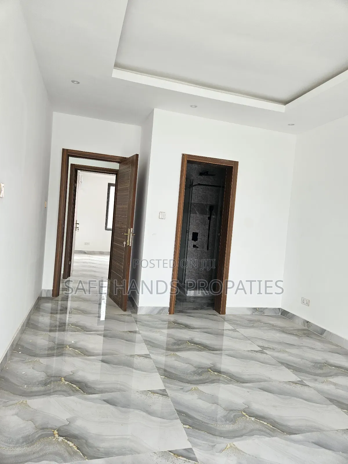 2bdrm House in School Junction, Accra Metropolitan for sale
