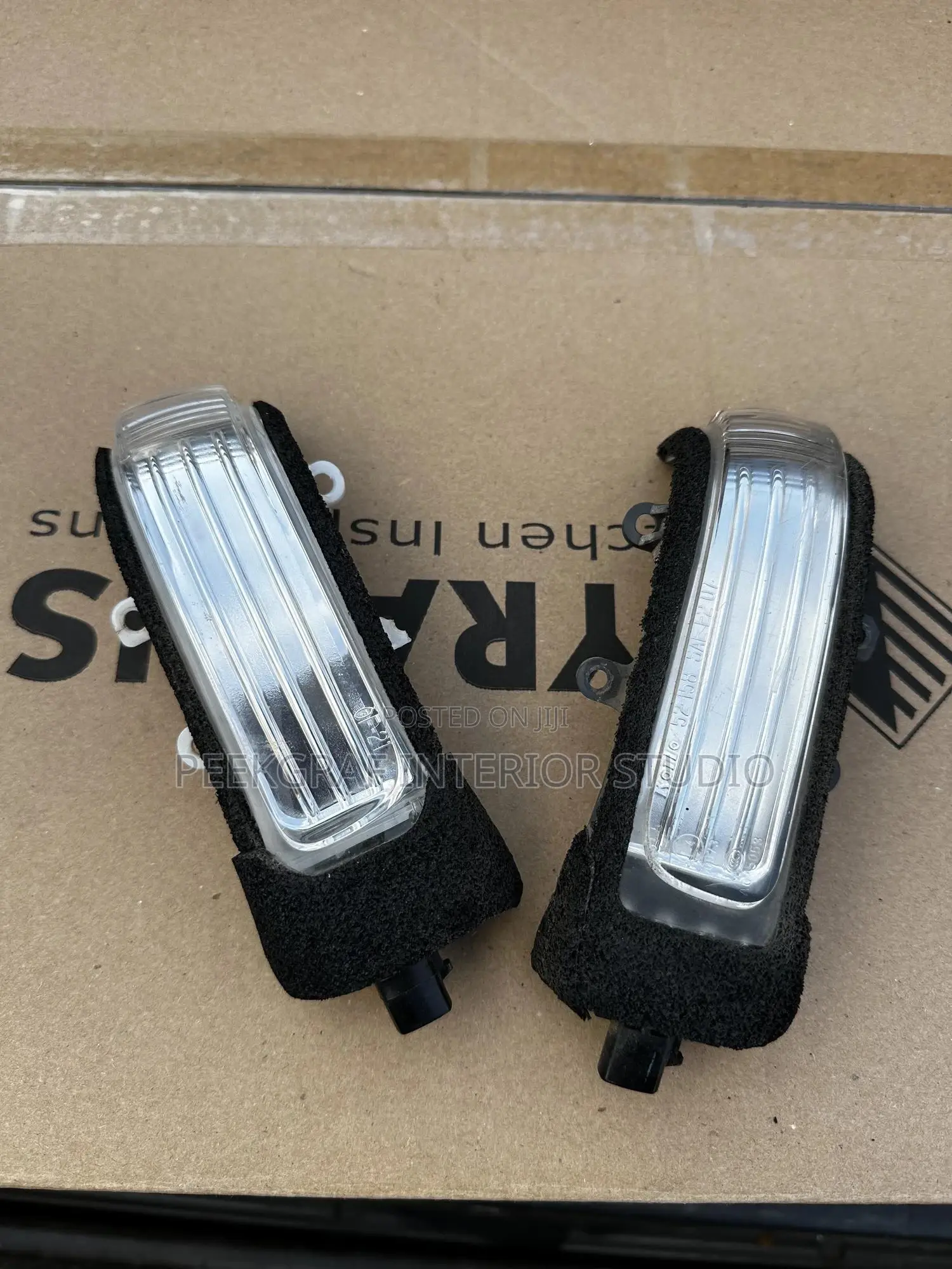2010-2013 Toyota 4-Runner Side Mirror Pair Turn Signals