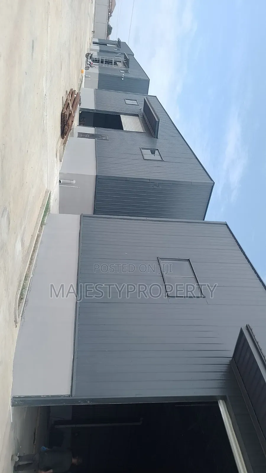 SQM 1000 Warehouse for Rent at Spintex