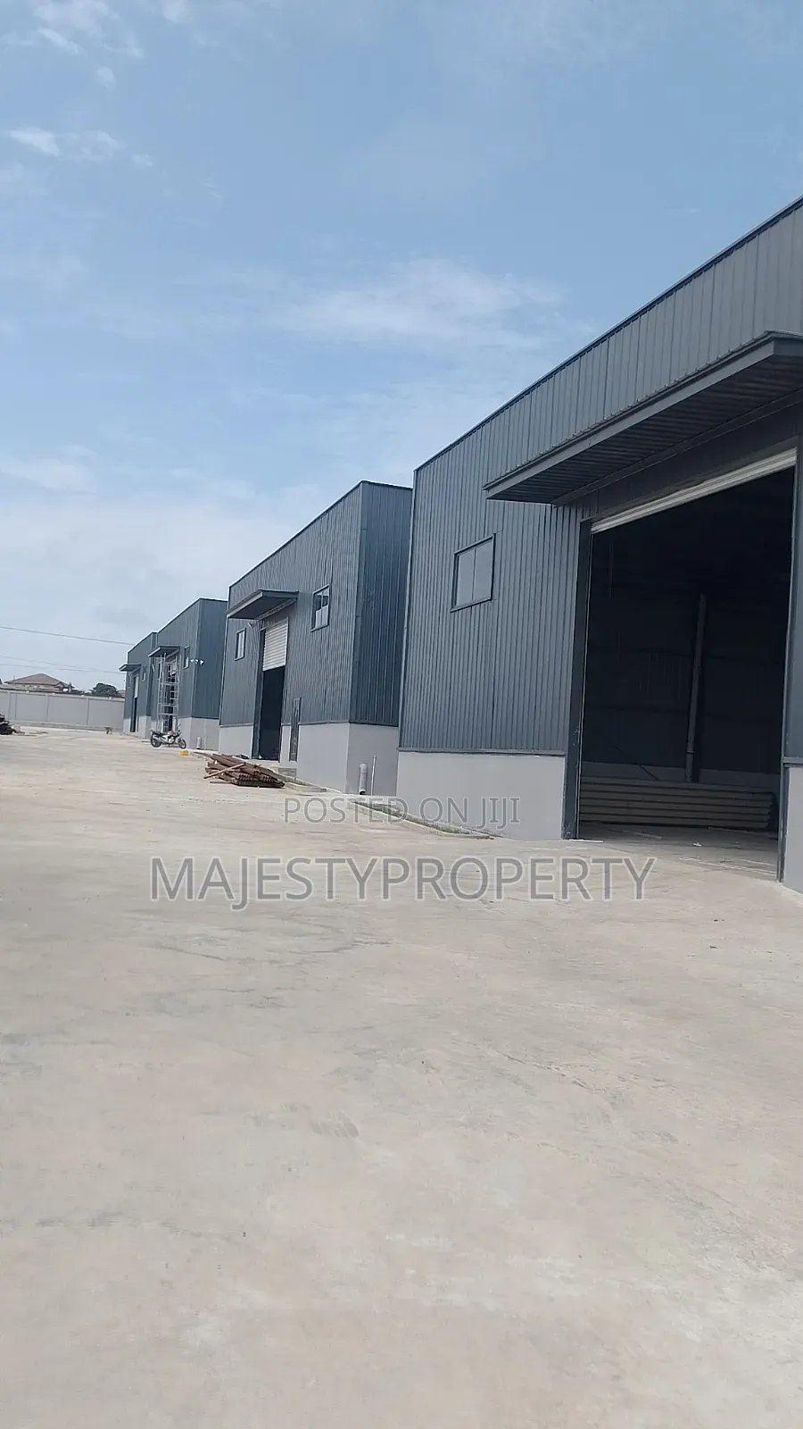 SQM 1000 Warehouse for Rent at Spintex