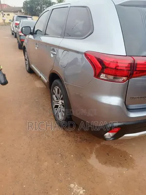 Mitsubishi Outlander 2.0 PHEV AWD 2018 Gray