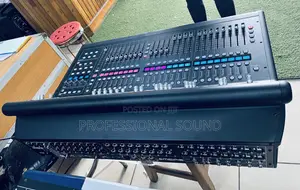Midas 32 Digital Live Mixer