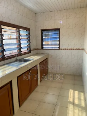 3bdrm Apartment in Lakeside for rent