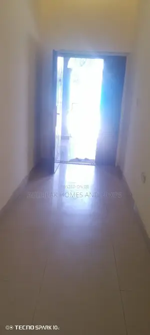 1bdrm Apartment in Lakeside for rent