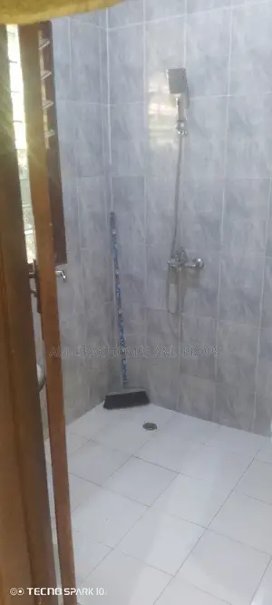 1bdrm Apartment in Lakeside for rent