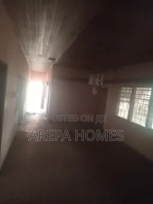4bdrm Bungalow in Arepa Homes, Madina for rent