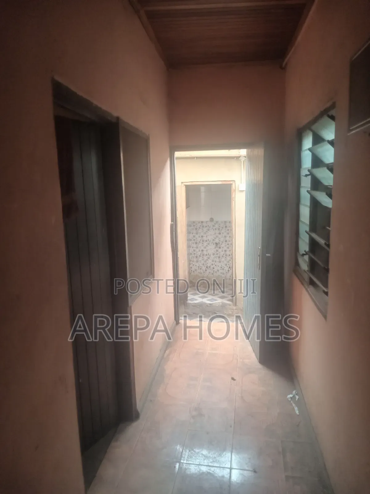 4bdrm Bungalow in Arepa Homes, Madina for rent