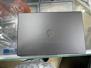 New Laptop HP 250 G10 8GB Intel Core i3 SSD 512GB