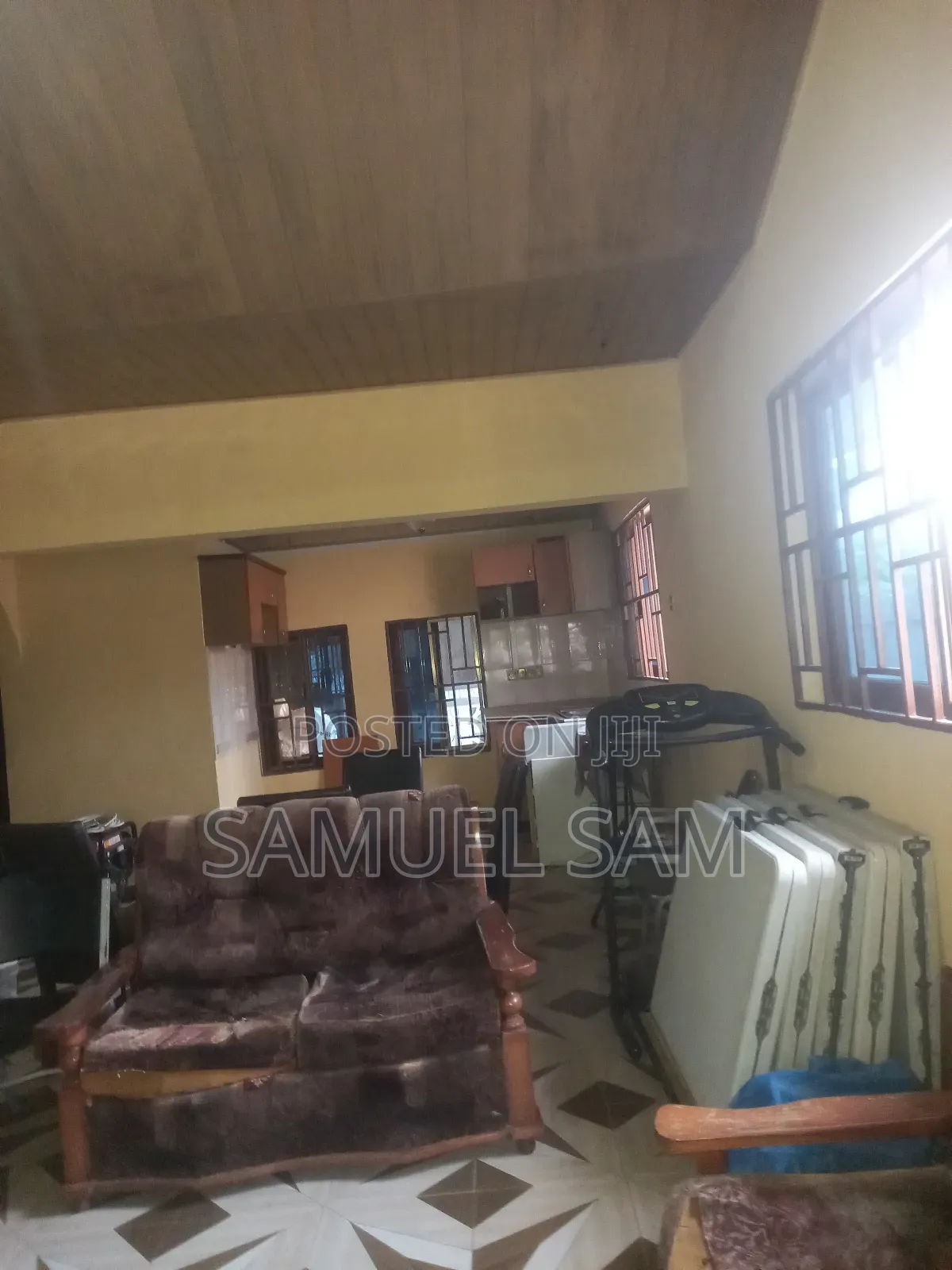 2bdrm Apartment in Community 5, Tema Metropolitan for rent
