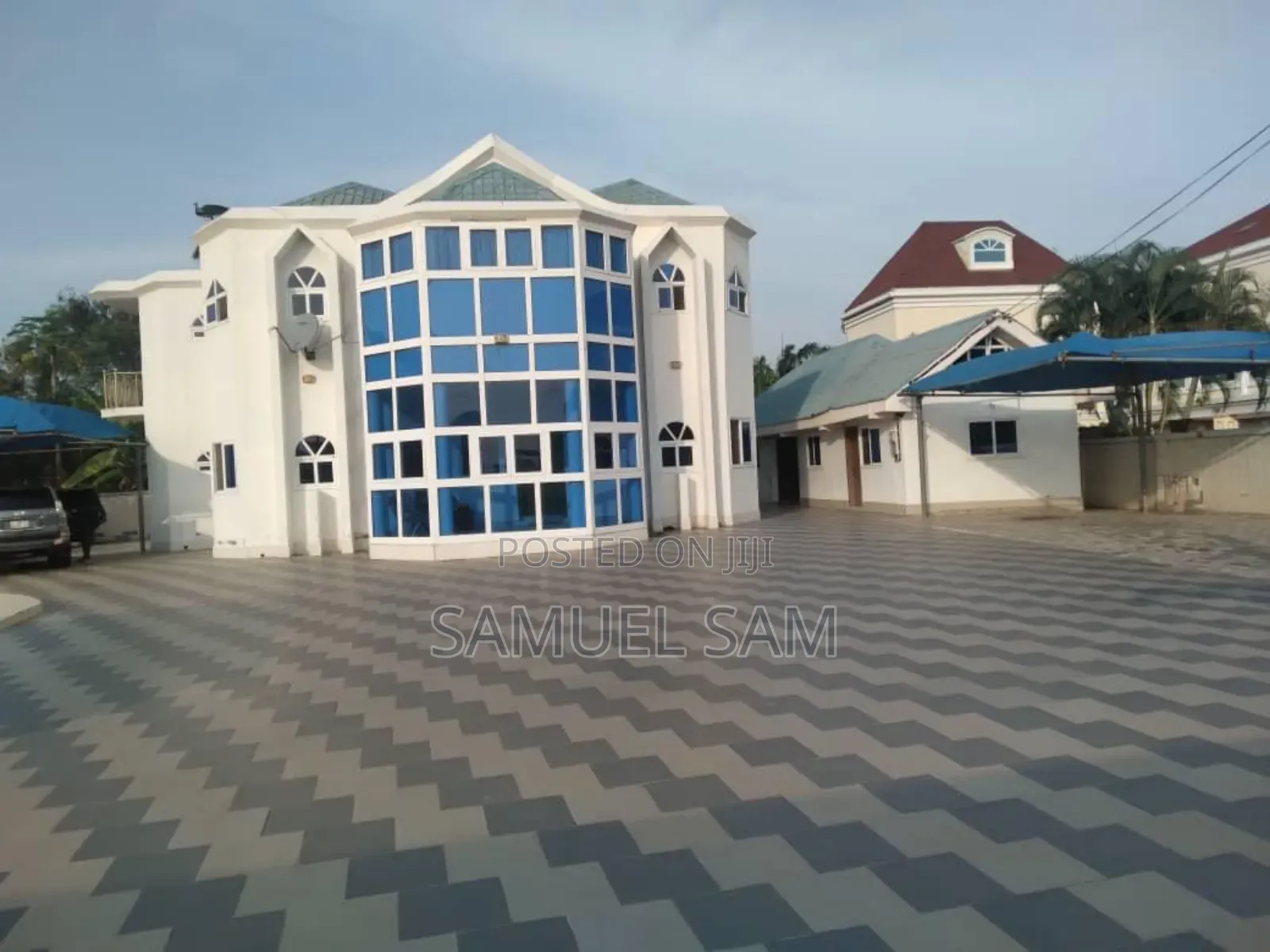 5bdrm Mansion in Tema Com.10 for sale