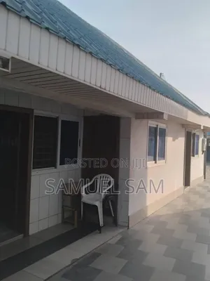 5bdrm Mansion in Tema Com.10 for sale