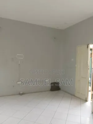 4bdrm House in Tema Community 8 for sale