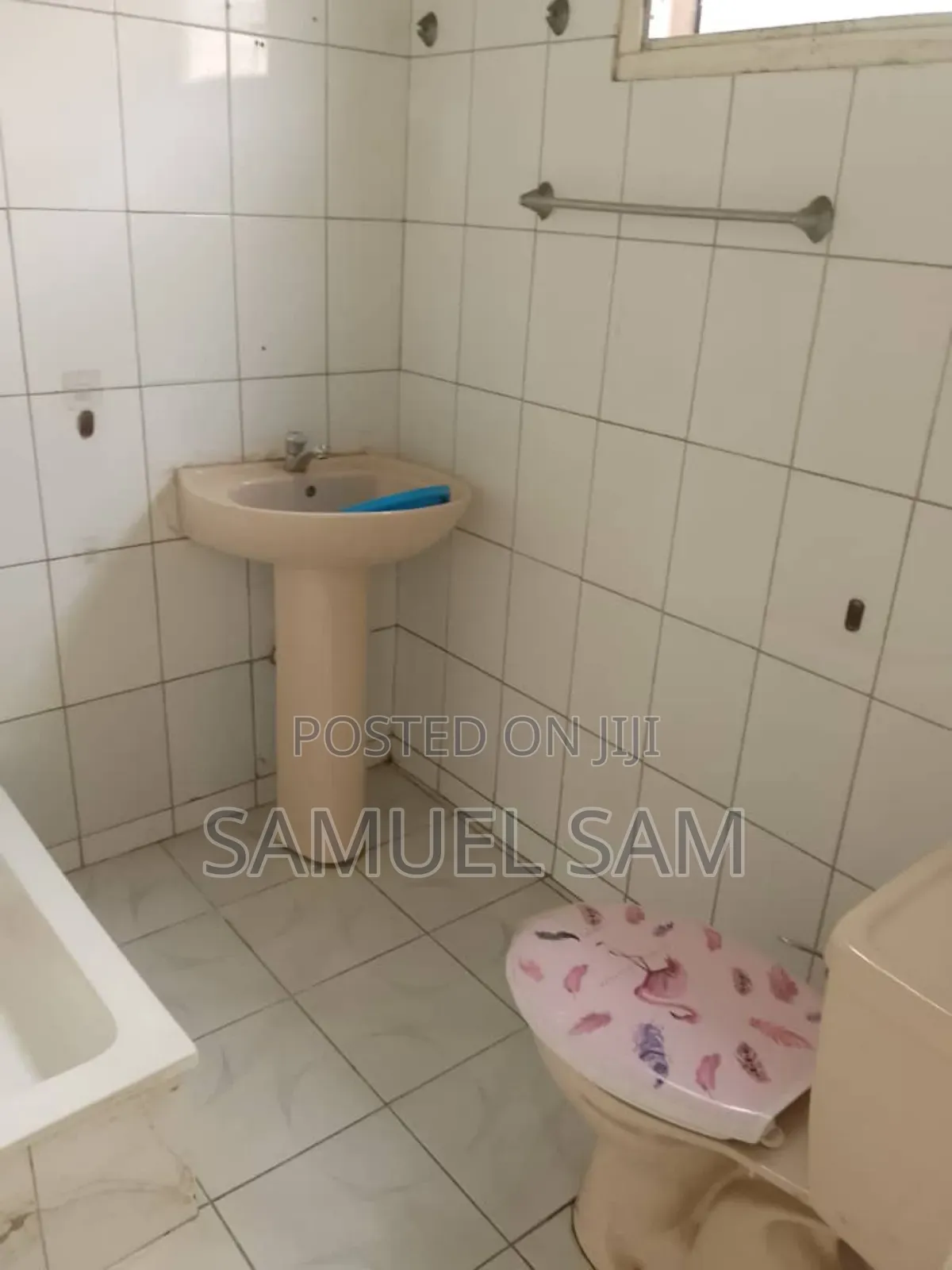 4bdrm House in Tema Community 8 for sale