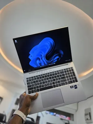 Laptop HP EliteBook 860 G9 16GB Intel Core I5 SSD 256GB