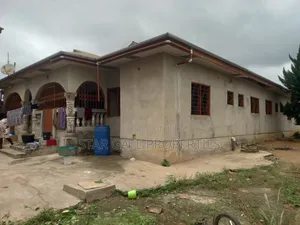 9bdrm House in Adesina, Kenyasi, Kumasi Metropolitan for sale