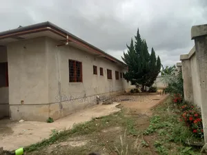 9bdrm House in Adesina, Kenyasi, Kumasi Metropolitan for sale