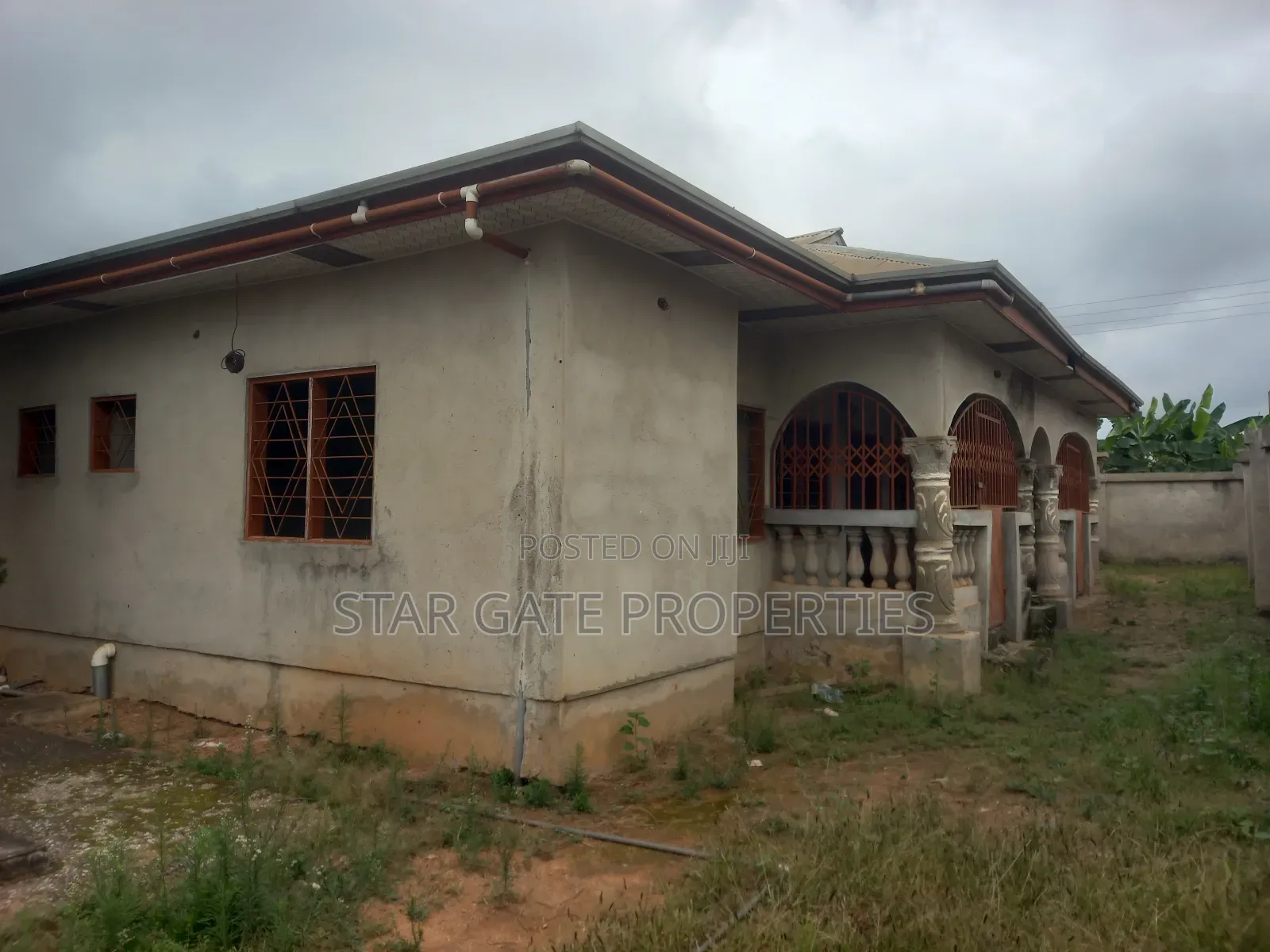 9bdrm House in Adesina, Kenyasi, Kumasi Metropolitan for sale