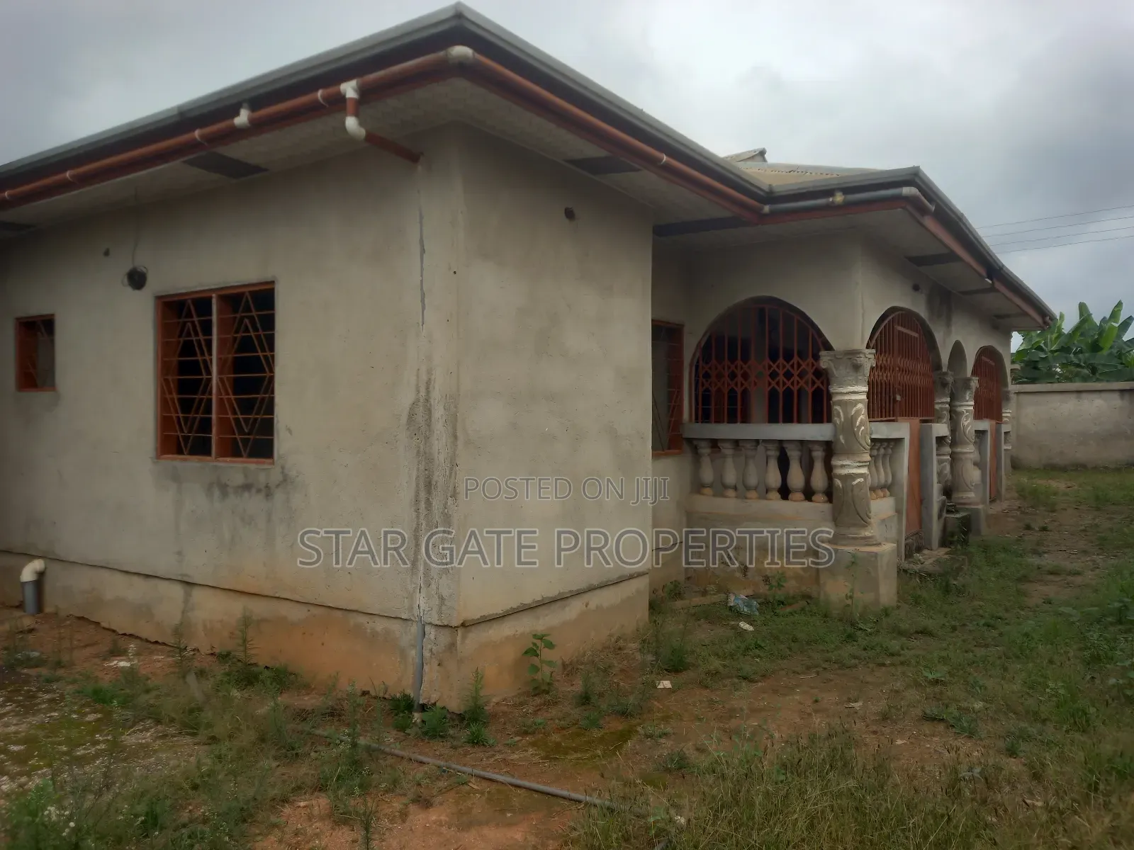 9bdrm House in Adesina, Kenyasi, Kumasi Metropolitan for sale