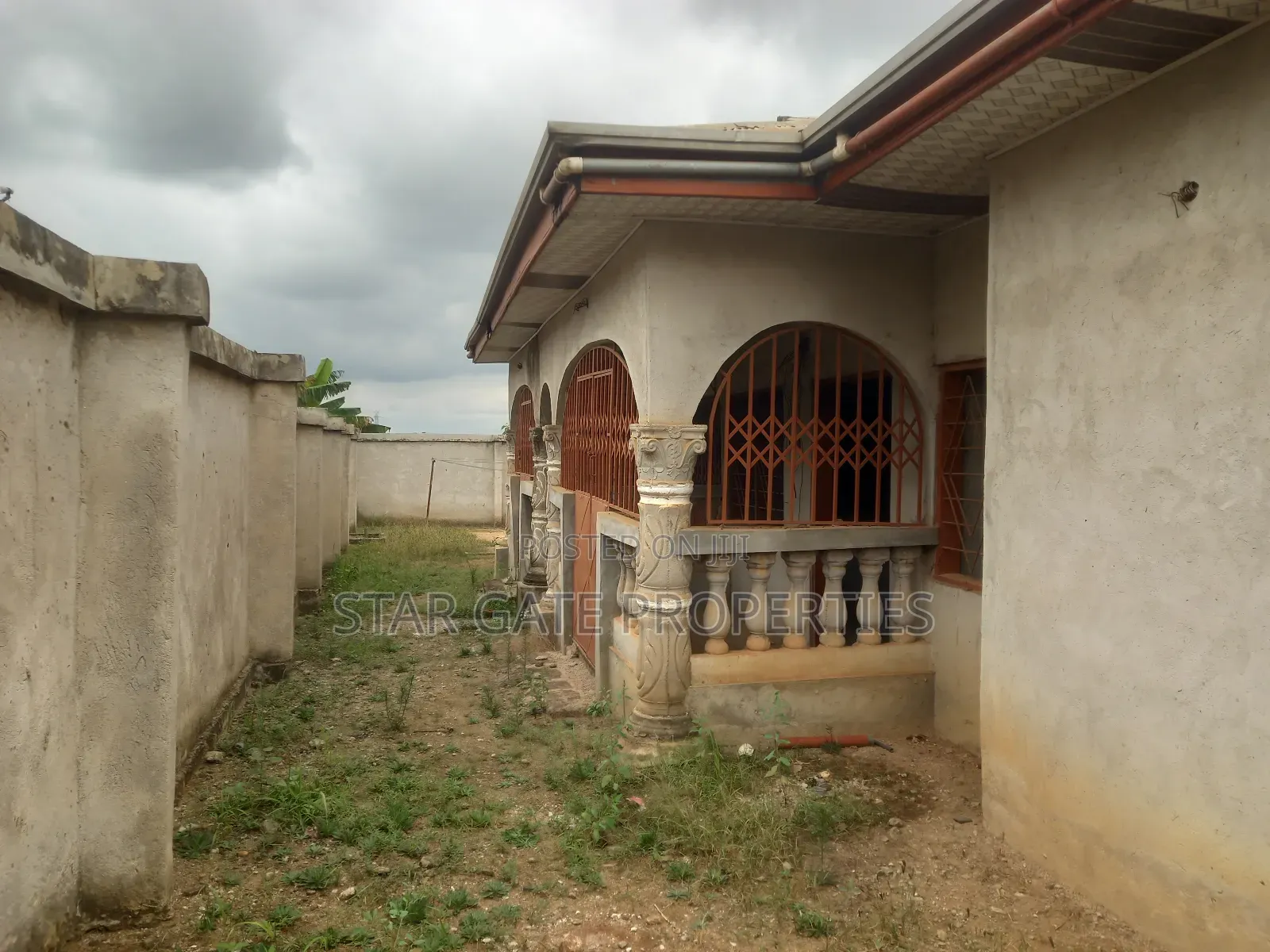 9bdrm House in Adesina, Kenyasi, Kumasi Metropolitan for sale