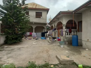 9bdrm House in Adesina, Kenyasi, Kumasi Metropolitan for sale