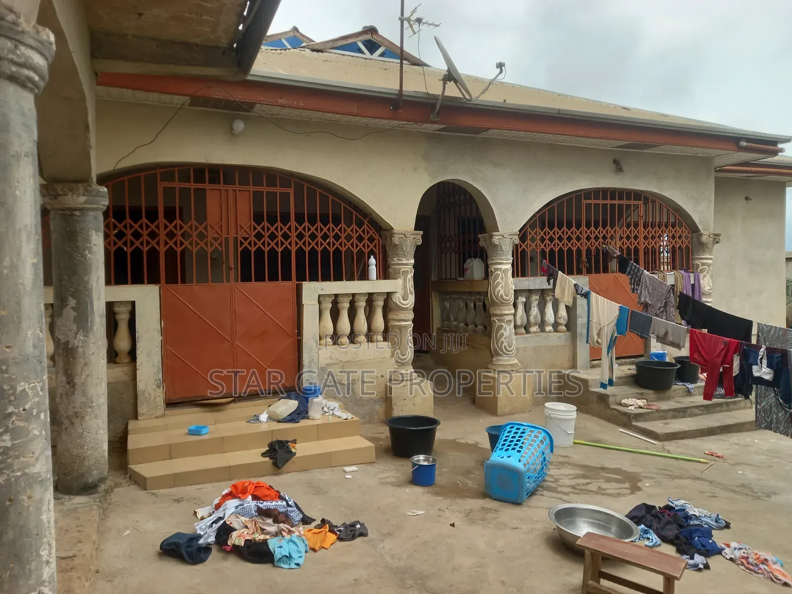 9bdrm House in Adesina, Kenyasi, Kumasi Metropolitan for sale