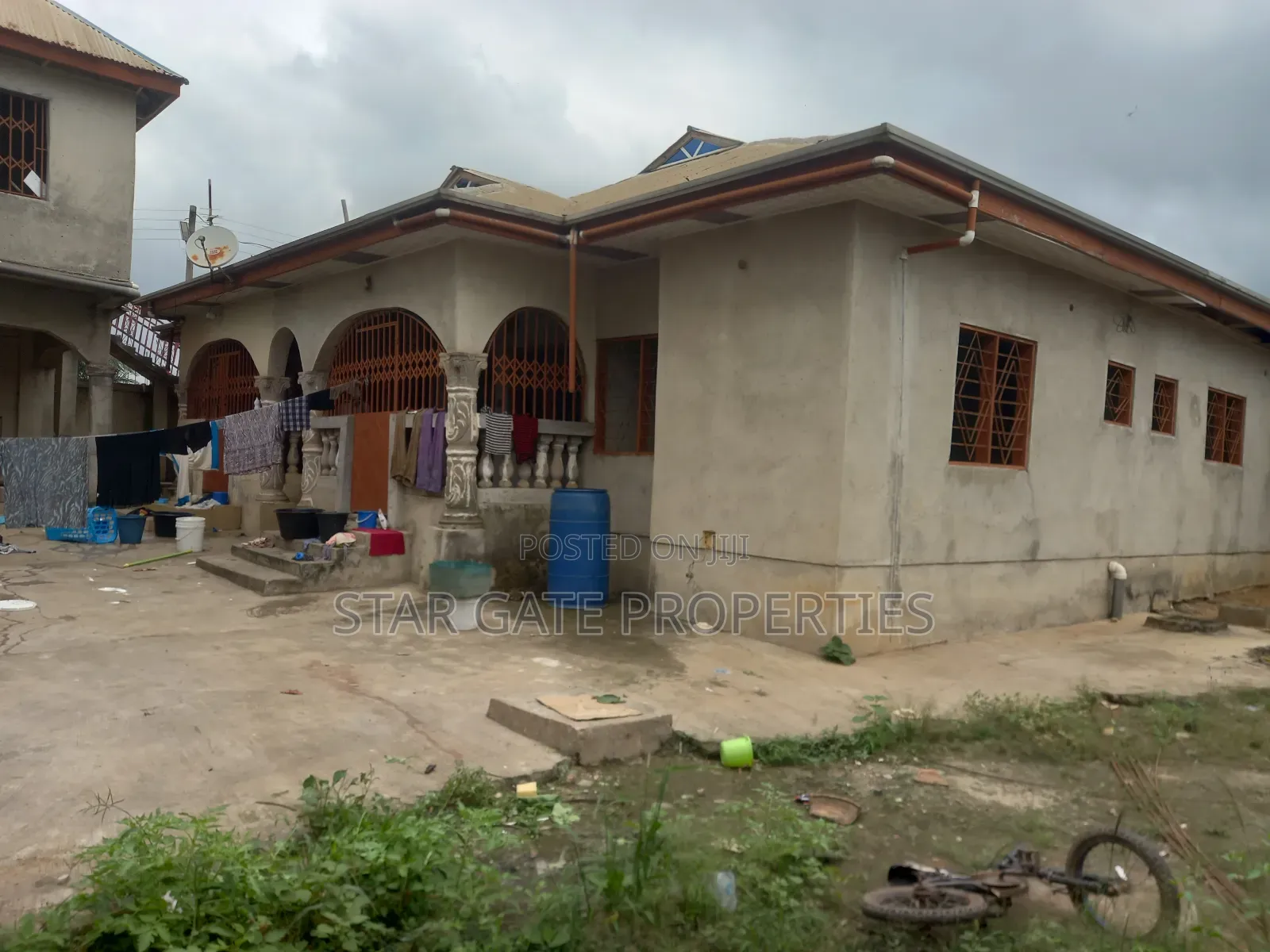 9bdrm House in Adesina, Kenyasi, Kumasi Metropolitan for sale