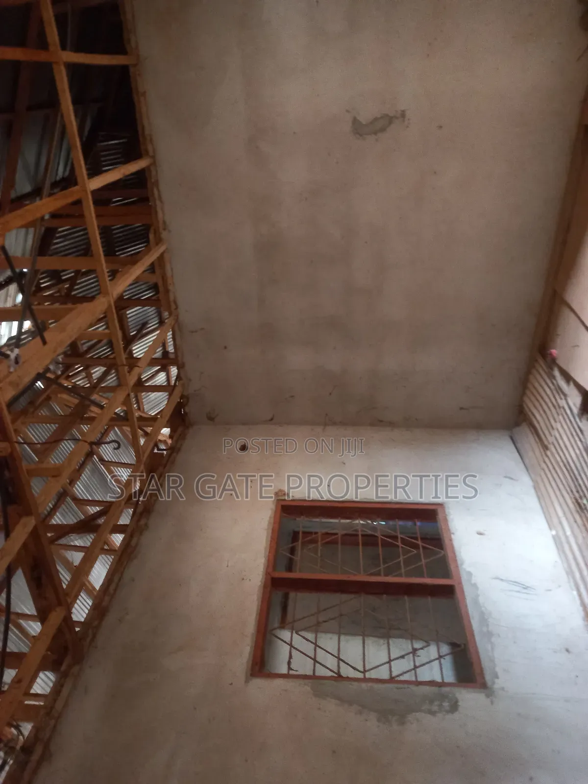 9bdrm House in Adesina, Kenyasi, Kumasi Metropolitan for sale