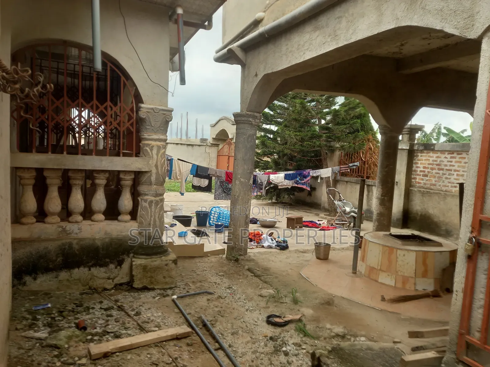 9bdrm House in Adesina, Kenyasi, Kumasi Metropolitan for sale
