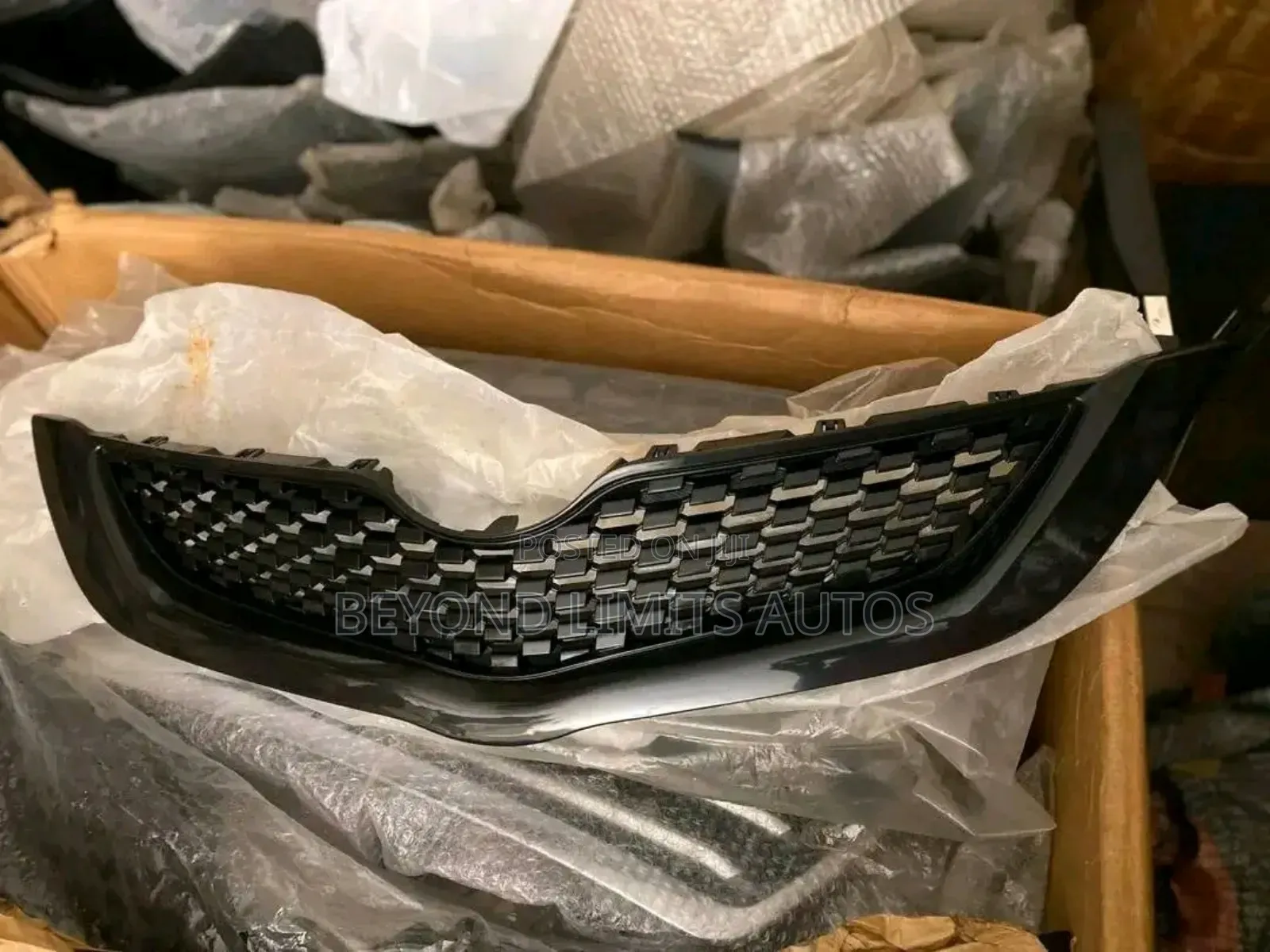 Toyota Yaris 2007,2008,2009,2010 Top Grille/ Front Shell