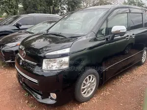 Toyota Sienta 1.5 FWD 2013 Black