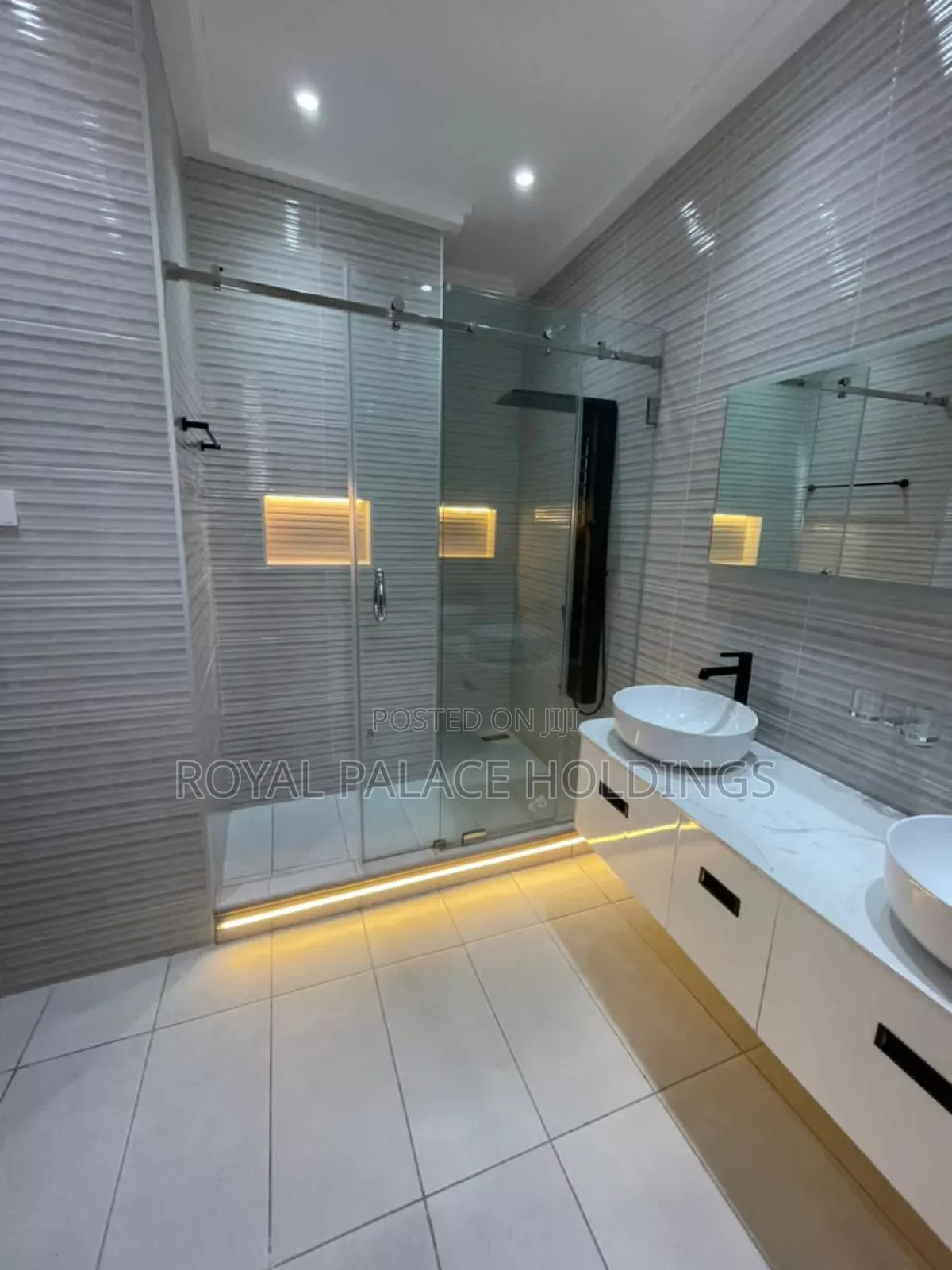 4bdrm Duplex in Hills, Ability for sale