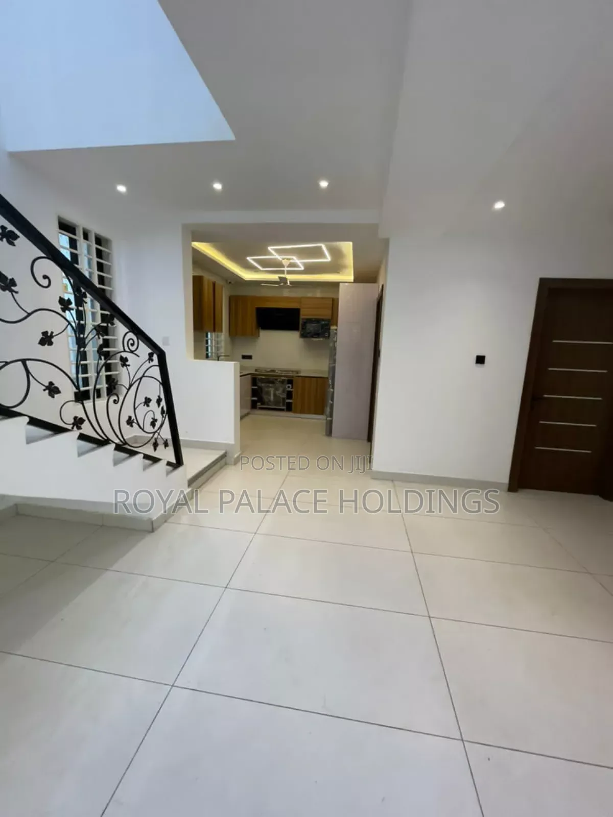 4bdrm Duplex in Hills, Ability for sale