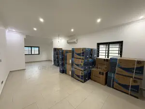4bdrm Townhouse/Terrace in American House, East Legon for sale