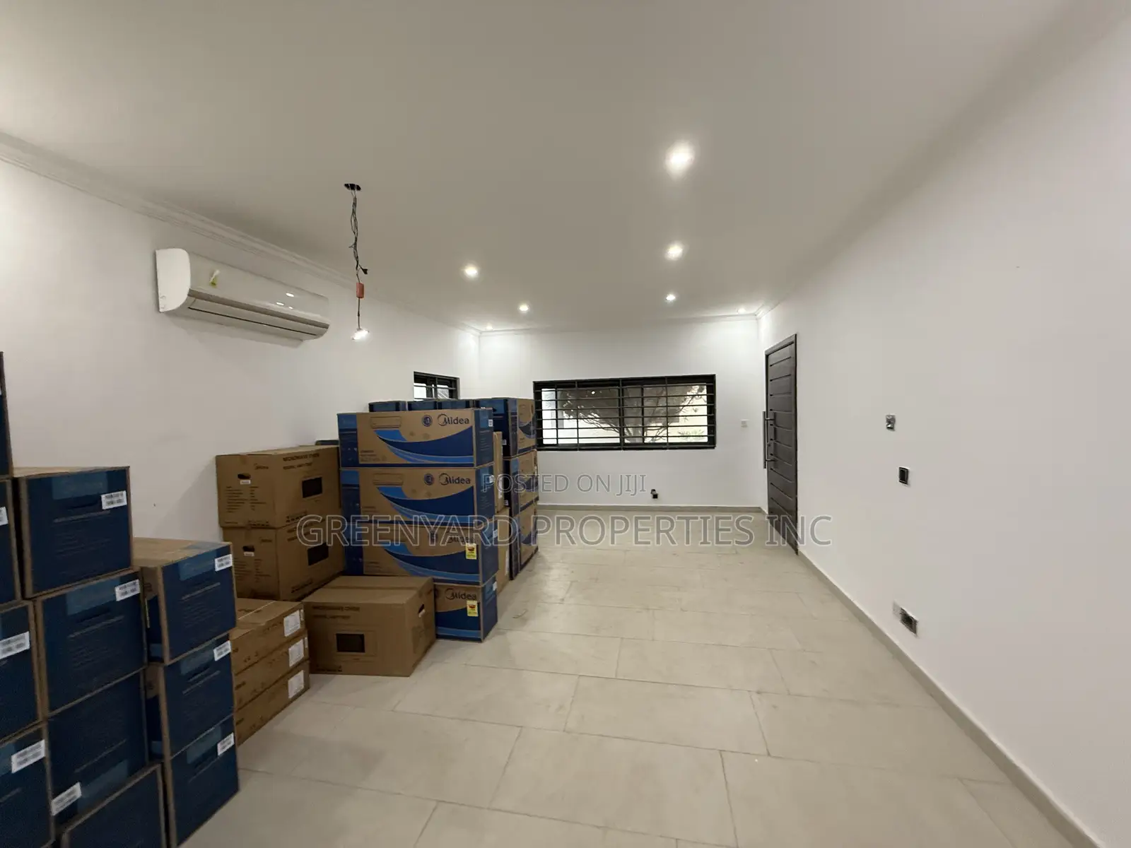 4bdrm Townhouse/Terrace in American House, East Legon for sale