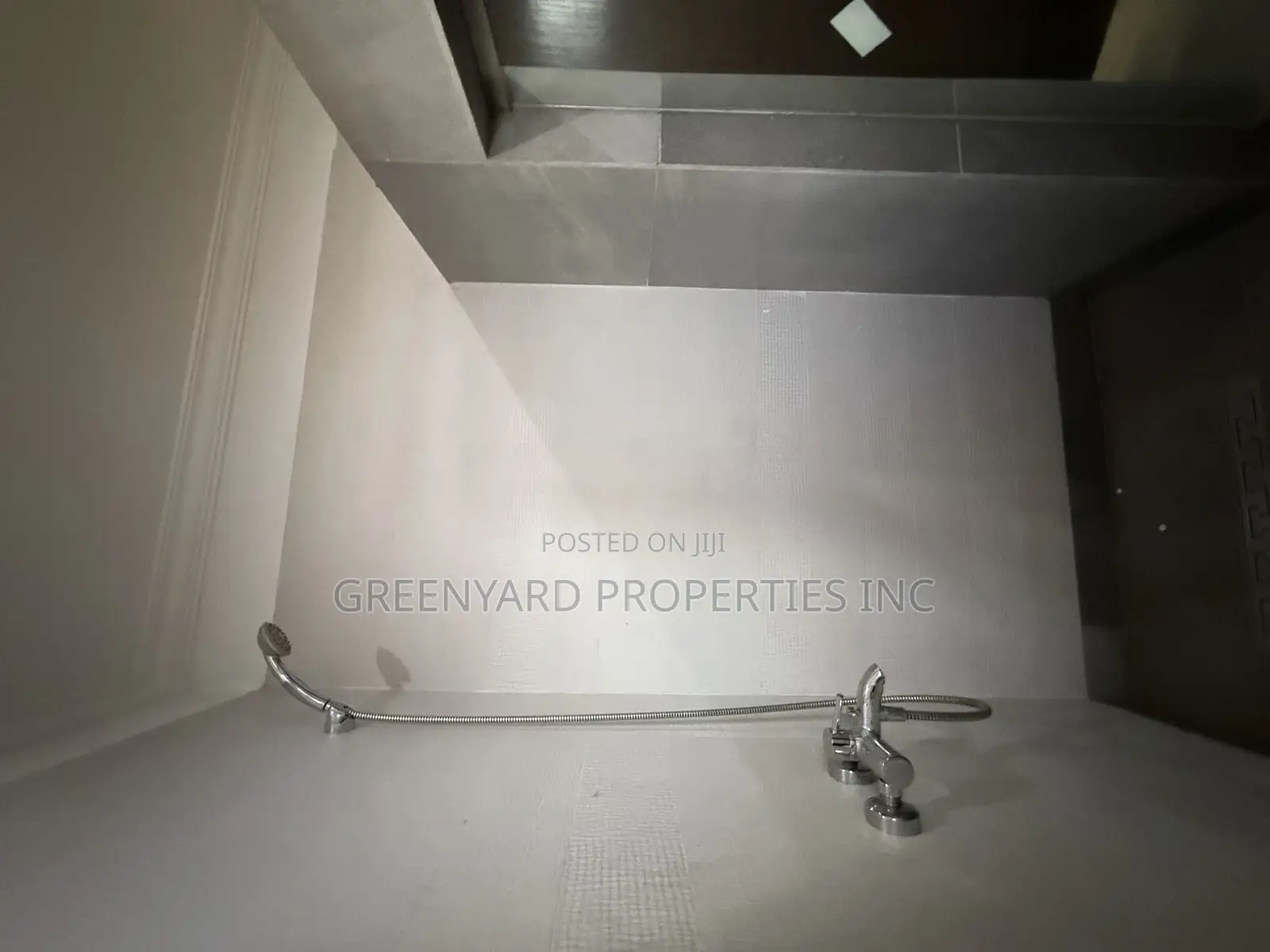 4bdrm Townhouse / Terrace in American House, East Legon for rent