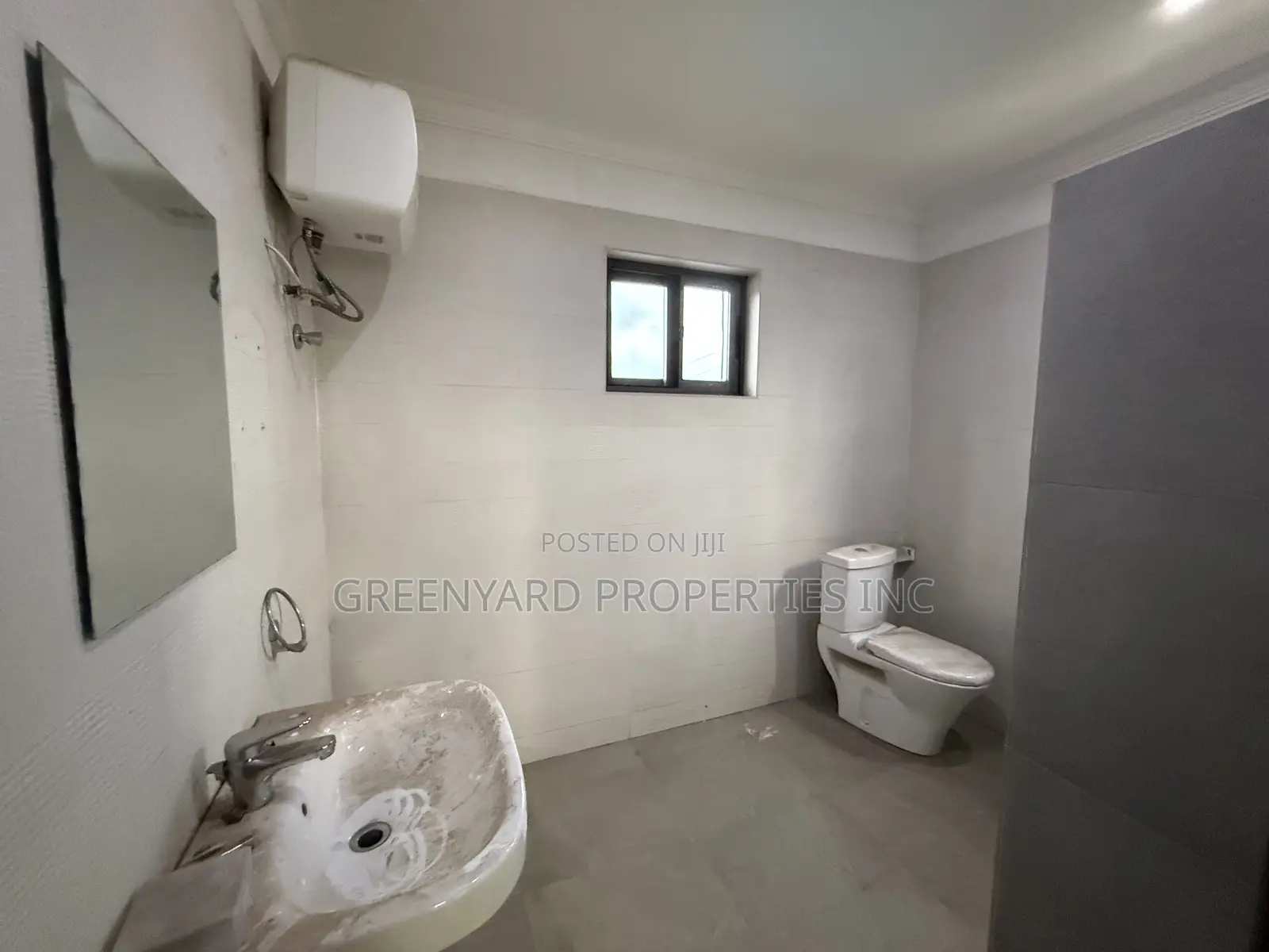 4bdrm Townhouse / Terrace in American House, East Legon for rent