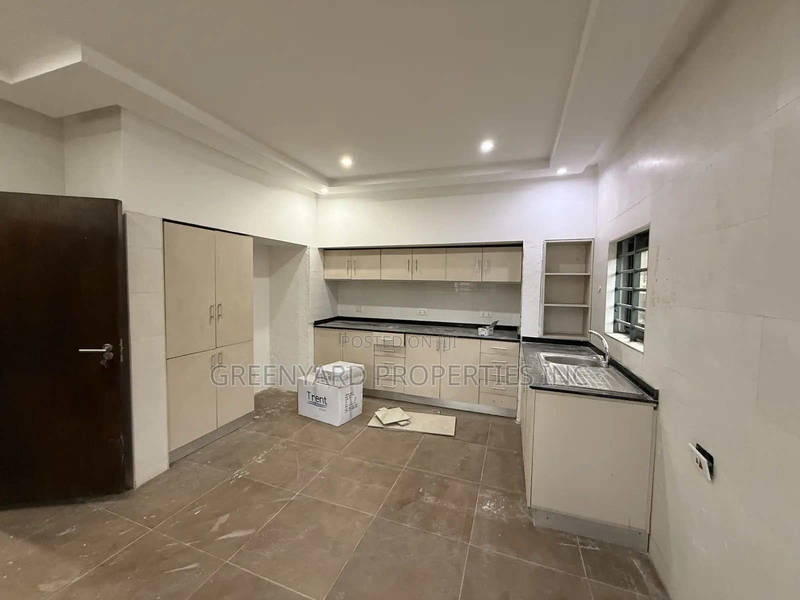 4bdrm Townhouse / Terrace in American House, East Legon for rent