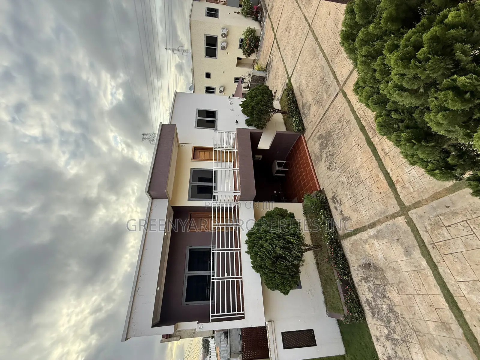 4bdrm Townhouse / Terrace in American House, East Legon for rent