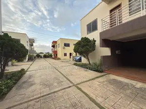 4bdrm Townhouse / Terrace in American House, East Legon for rent