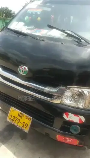 Toyota HiAce 2013 Black