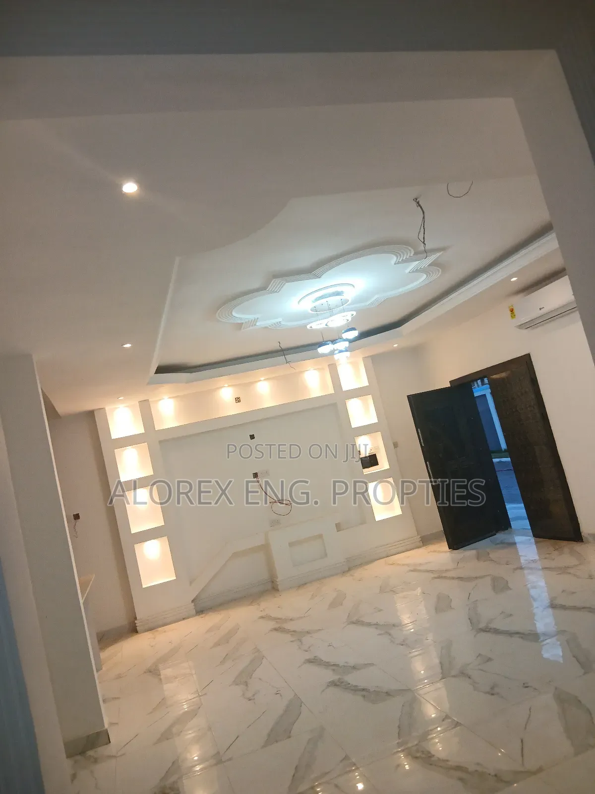 2bdrm Apartment in $600, Oyarifa for rent