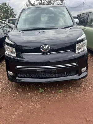 Toyota Sienta 1.5 FWD 2013 Black