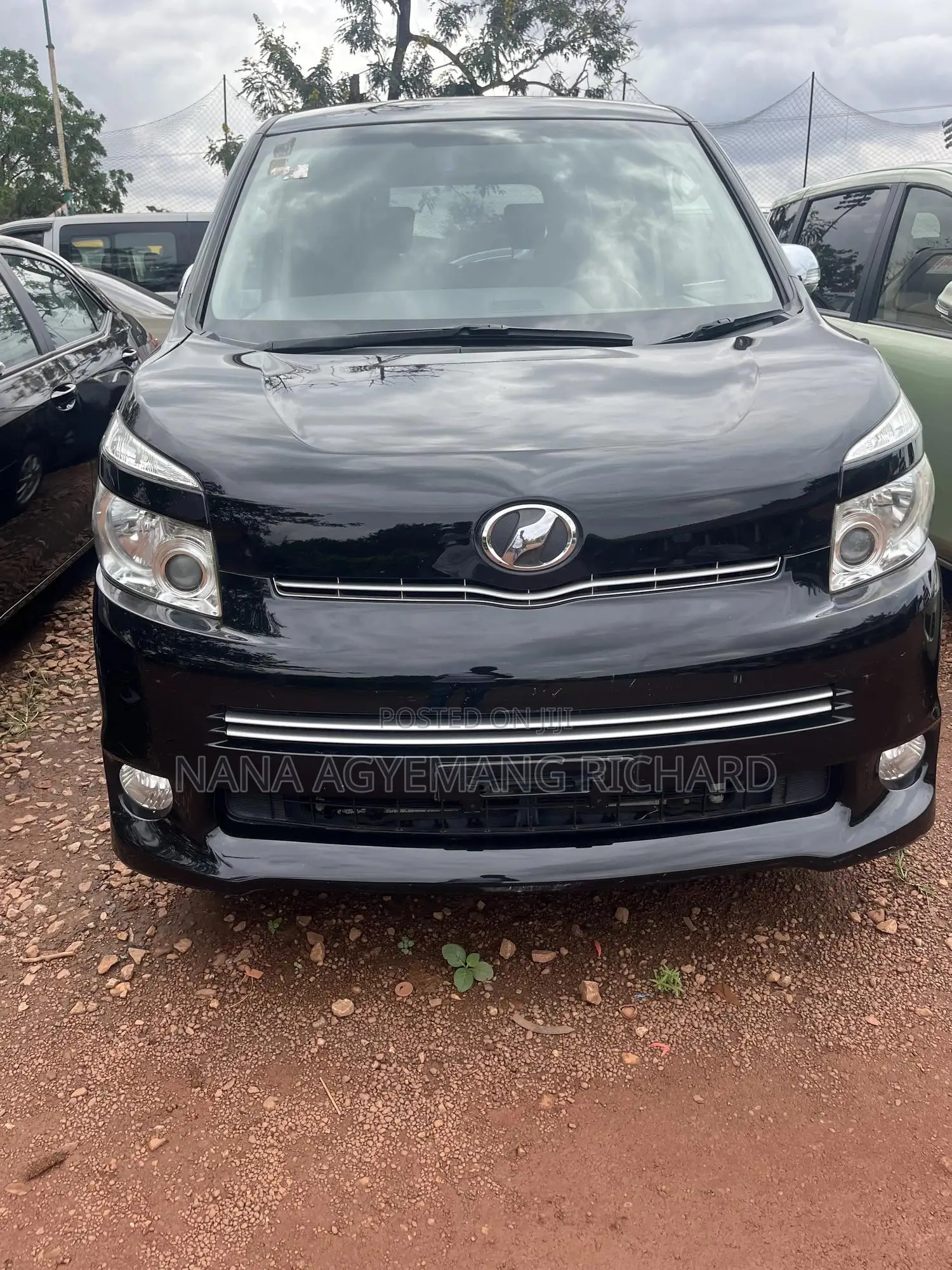 Toyota Sienta 1.5 FWD 2013 Black