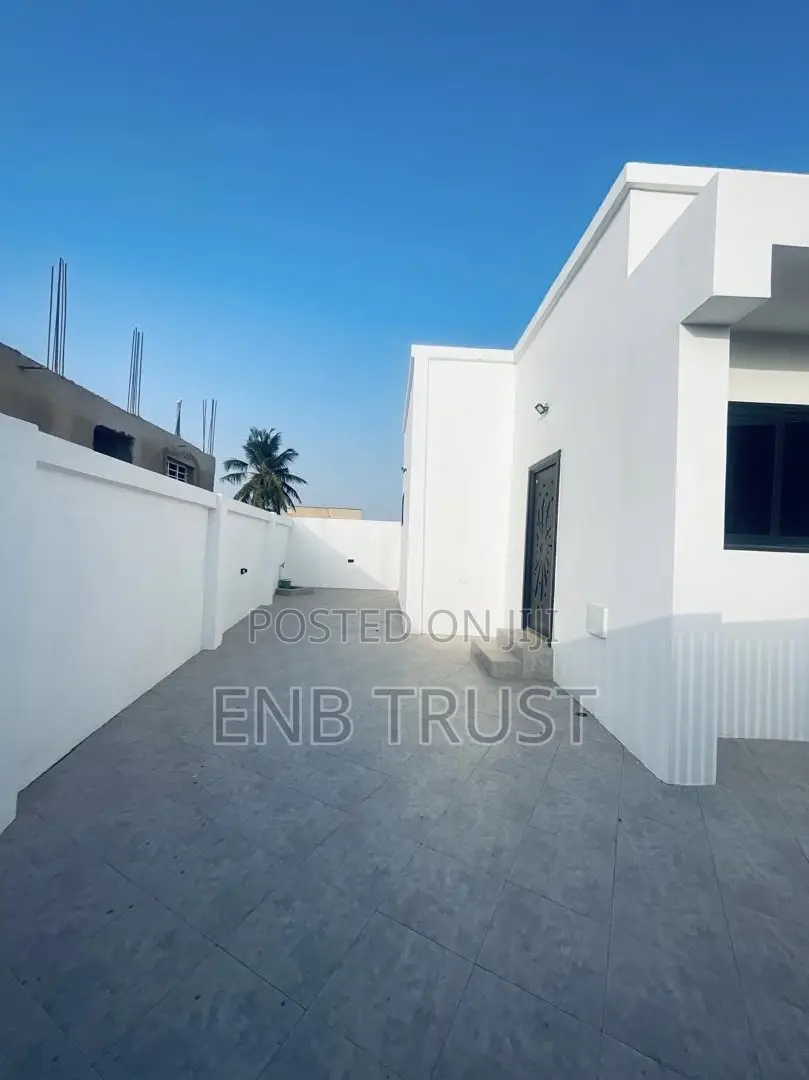 3bdrm House in Adenta, New Legon for sale
